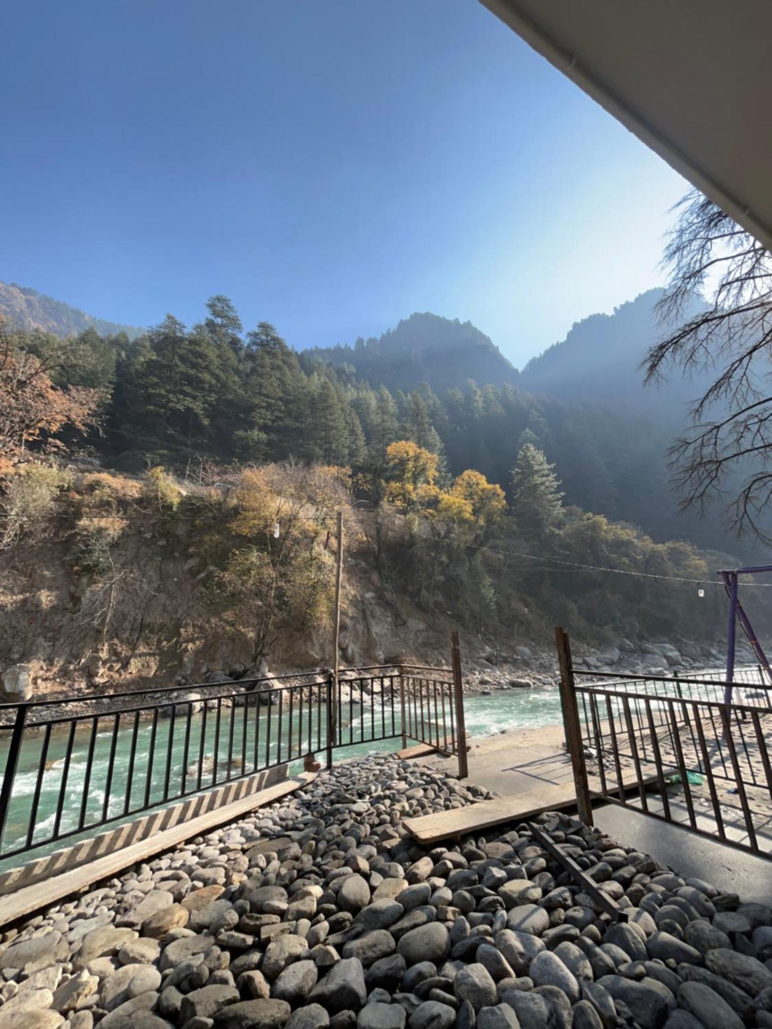 Hom House Of Mannmauji Riverside Kasol Esterno foto